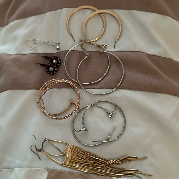 Earring Bundle - Picture 1 of 1